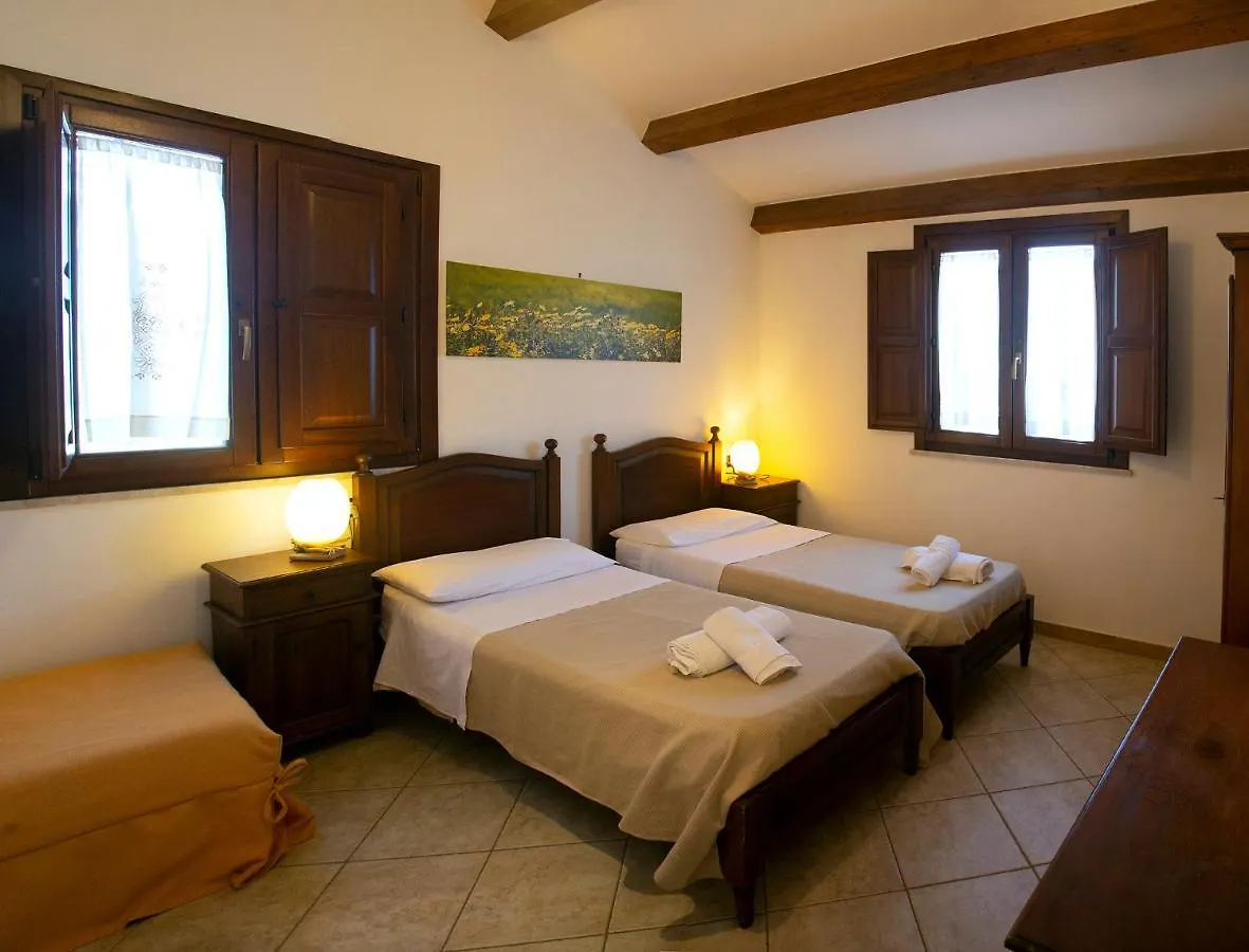 Villa Giardino Paradiso Cefalu Con 13 Posti Letto E Piscina Riscaldata