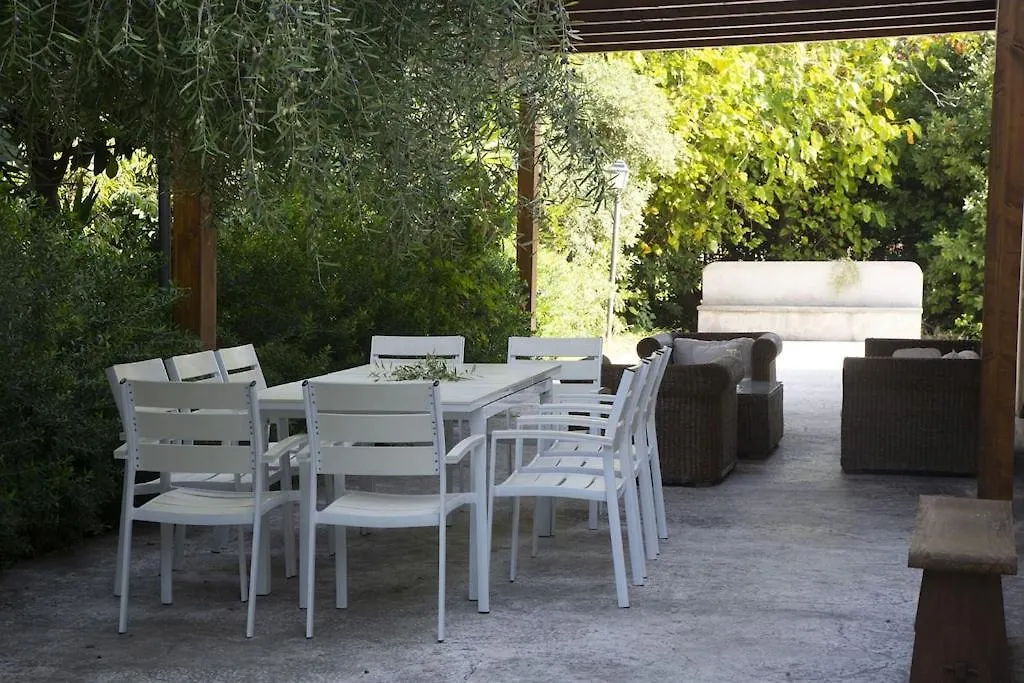 Villa Giardino Paradiso Cefalu Con 13 Posti Letto E Piscina Riscaldata