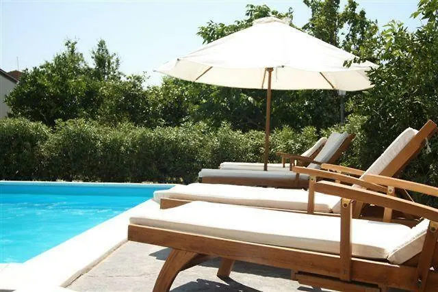 Villa Giardino Paradiso Cefalu Con 13 Posti Letto E Piscina Riscaldata