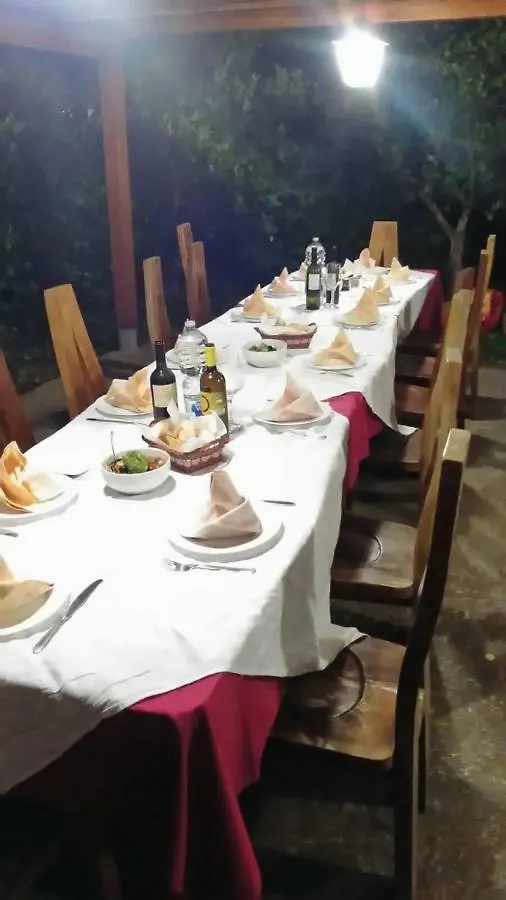 Villa Giardino Paradiso Cefalu Con 13 Posti Letto E Piscina Riscaldata 0*,  Italia